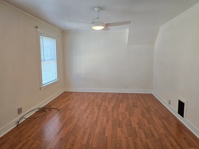 $2,100 | 21 Oakwood Street, East Hartford, CT 06108