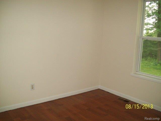 1062 East Barron Road Howell, MI 48855 - Photo 9 of 11 8-15-2013 013.jpg