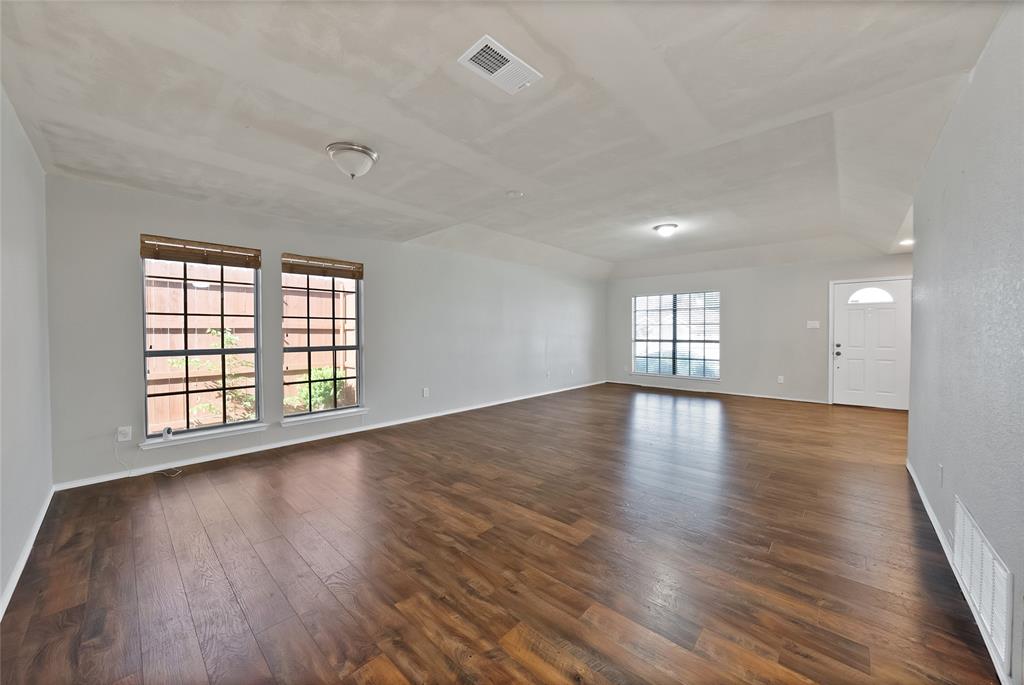 7337 Indiana Avenue Fort Worth, TX 76137 - Photo 8 of 16