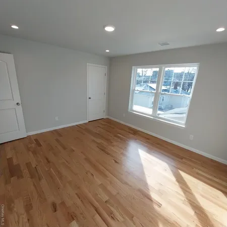 $3,300 | 343 Jackson Street, Unit 3, Hempstead, NY 11550