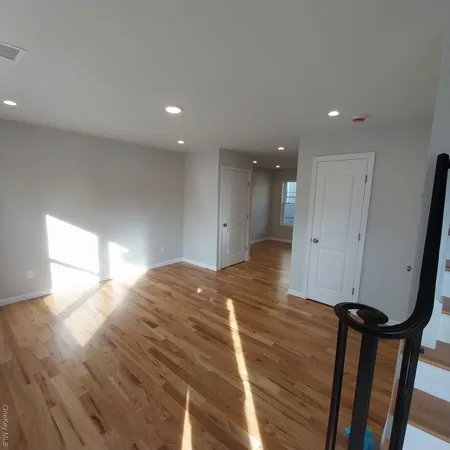 $3,250 | 343 Jackson Street, Unit 3, Hempstead, NY 11550