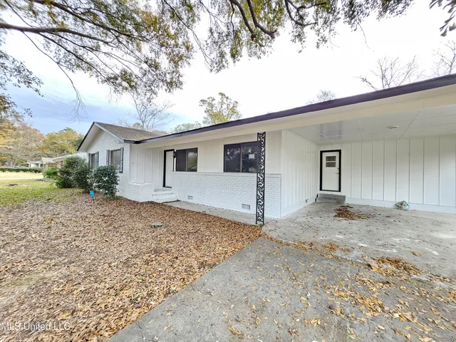 $205,000 | 2112 Country Club Drive, Yazoo City, MS 39194