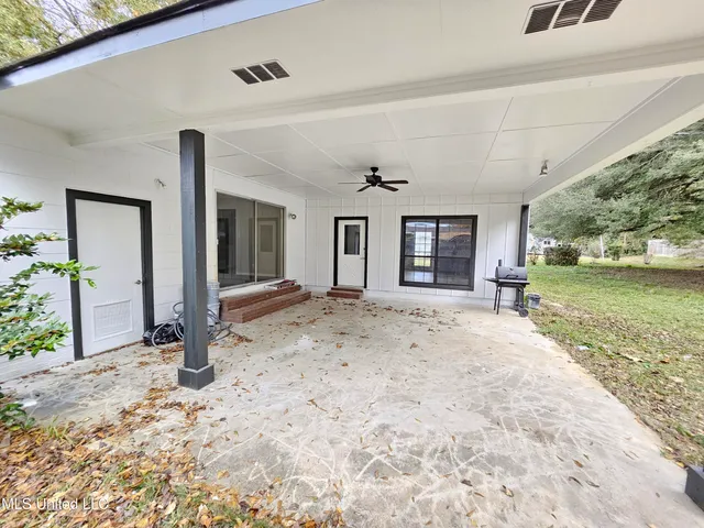 $205,000 | 2112 Country Club Drive, Yazoo City, MS 39194