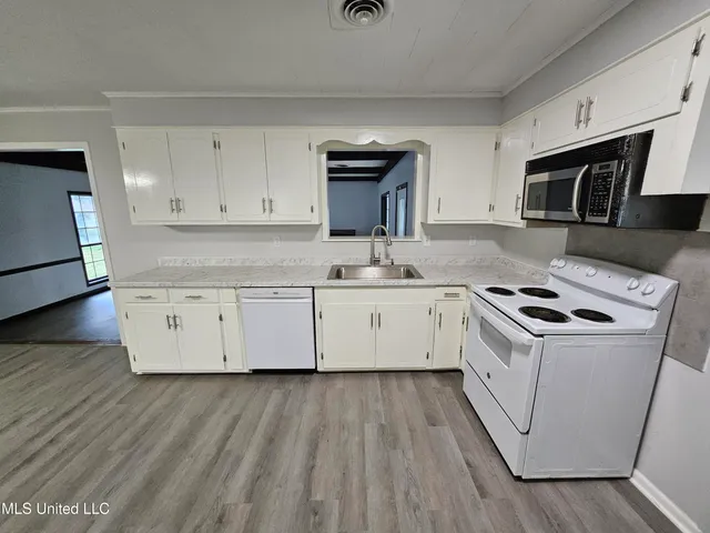 $205,000 | 2112 Country Club Drive, Yazoo City, MS 39194