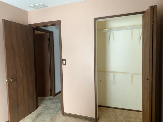 $265,000 | 148 West Kennedy Drive, Streamwood, IL 60107