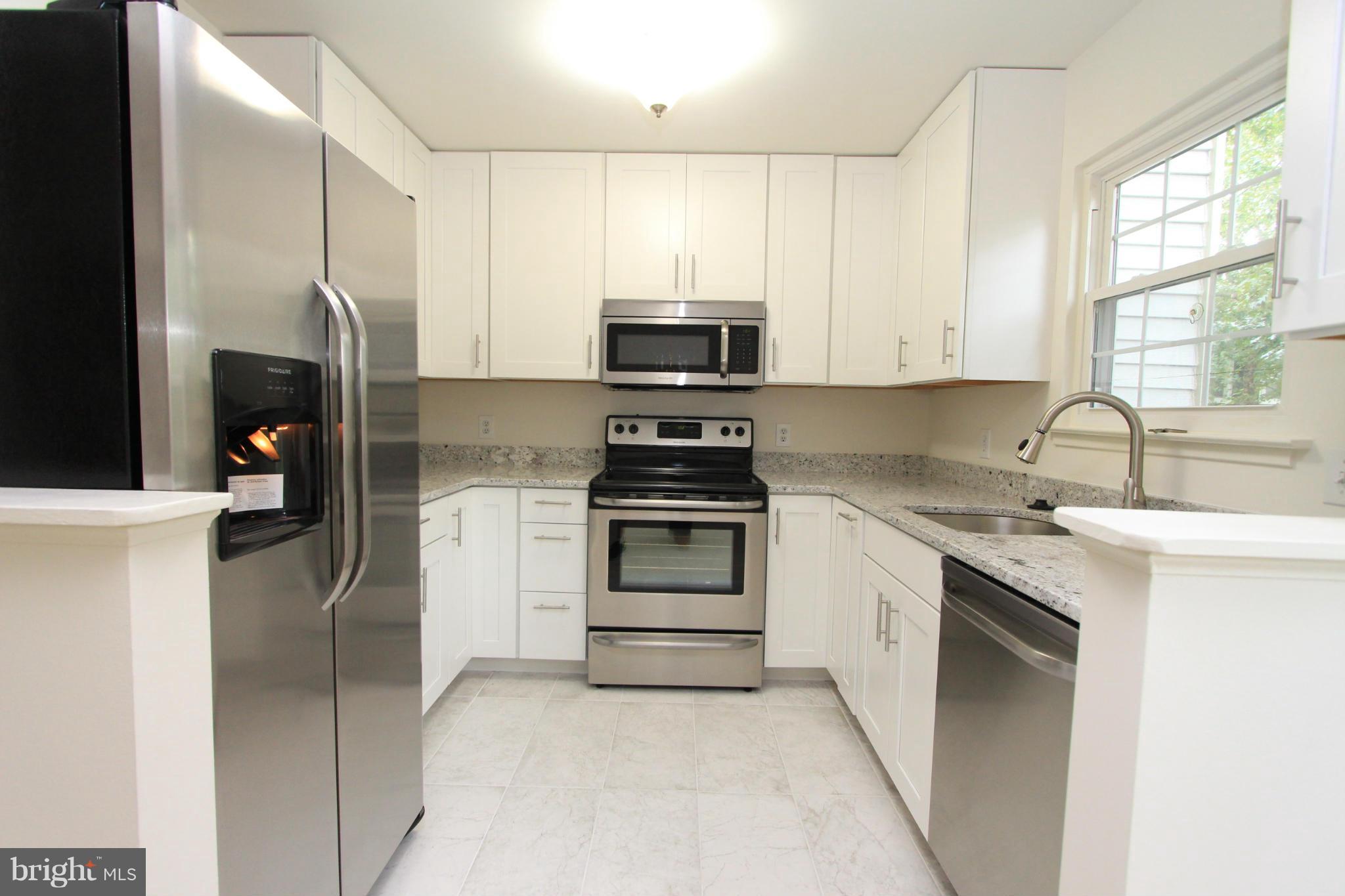 2318 Hunters Square Court Reston, VA 20191 - Photo 11 of 28 Kitchen