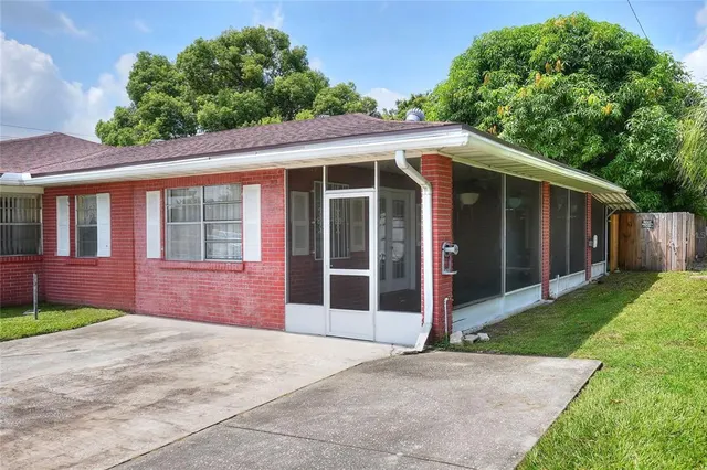 a view of a back yard of the house