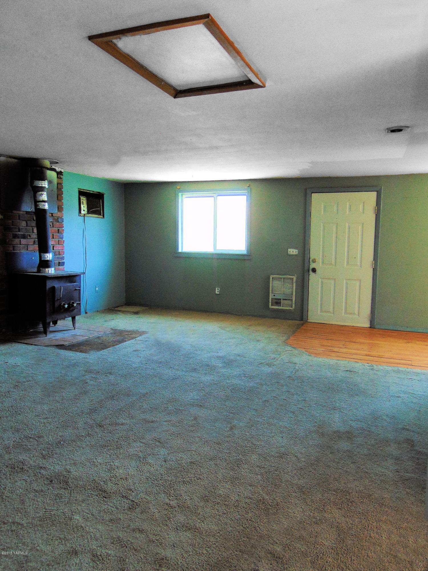 1201 Ahtanum Road Yakima, WA 98903 - Photo 2 of 3