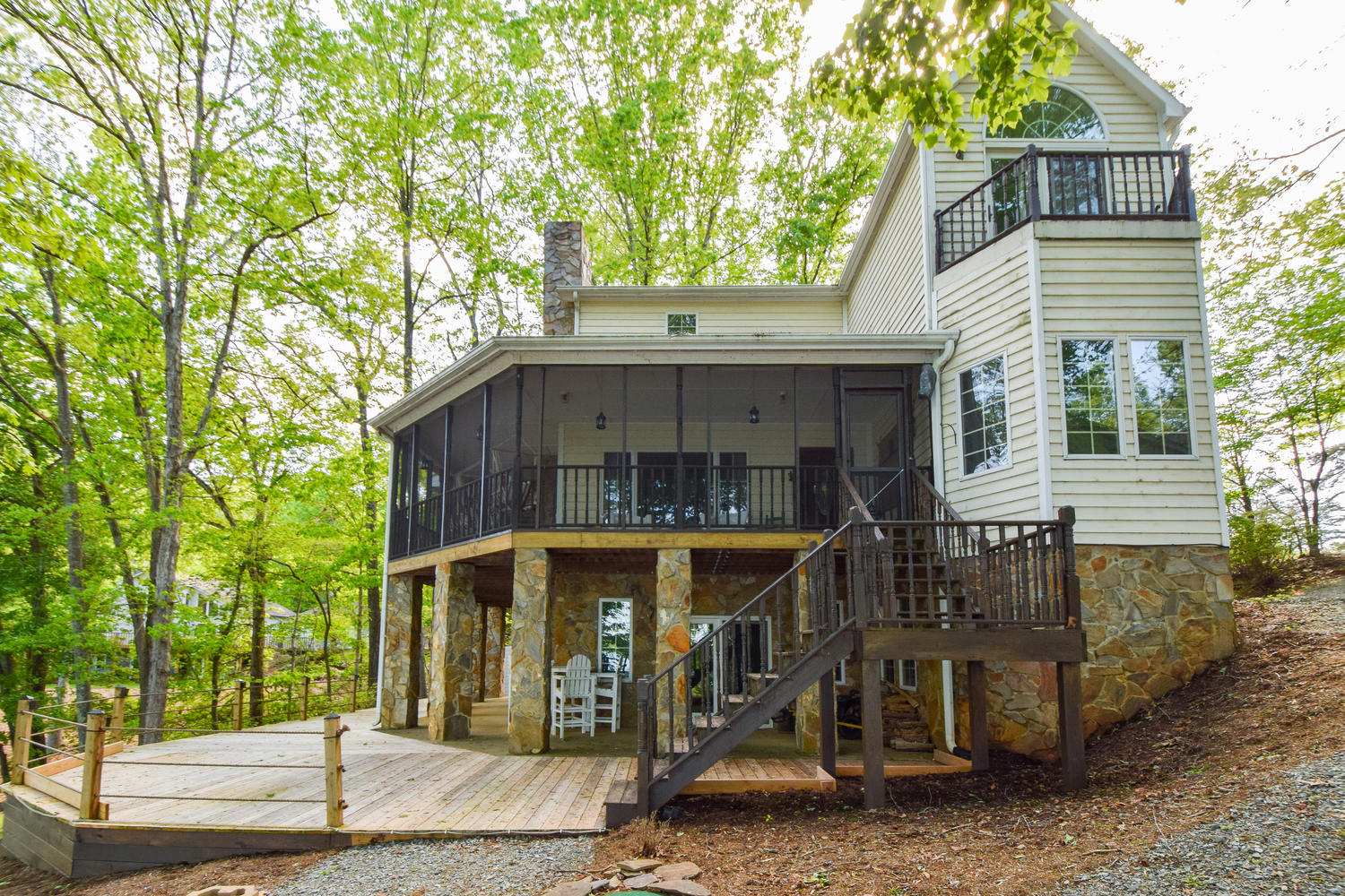 416 Dodee Lane Union Hall, VA 24176 - Photo 1 of 42 416 Dodee Ln Union Hall VA-large-030-34-