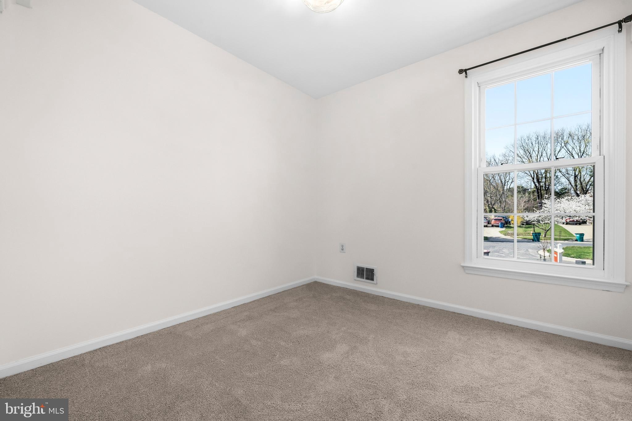 5 Coatbridge Court Olney, MD 20832 - Photo 23 of 49 an empty room with a window