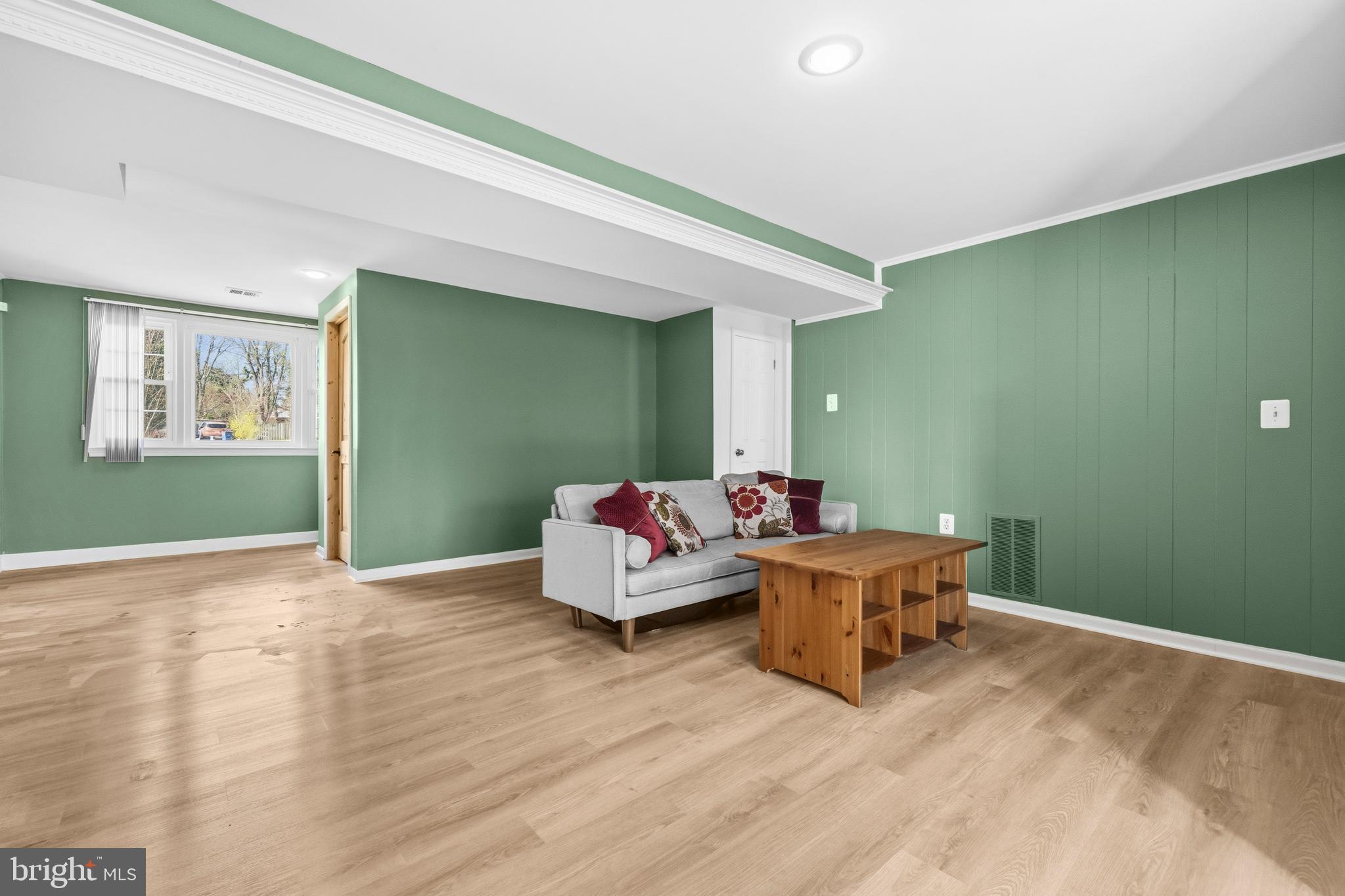 5 Coatbridge Court Olney, MD 20832 - Photo 28 of 49 a living room with furniture and wooden floor