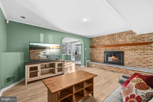 $725,000 | 5 Coatbridge Court, Olney, MD 20832