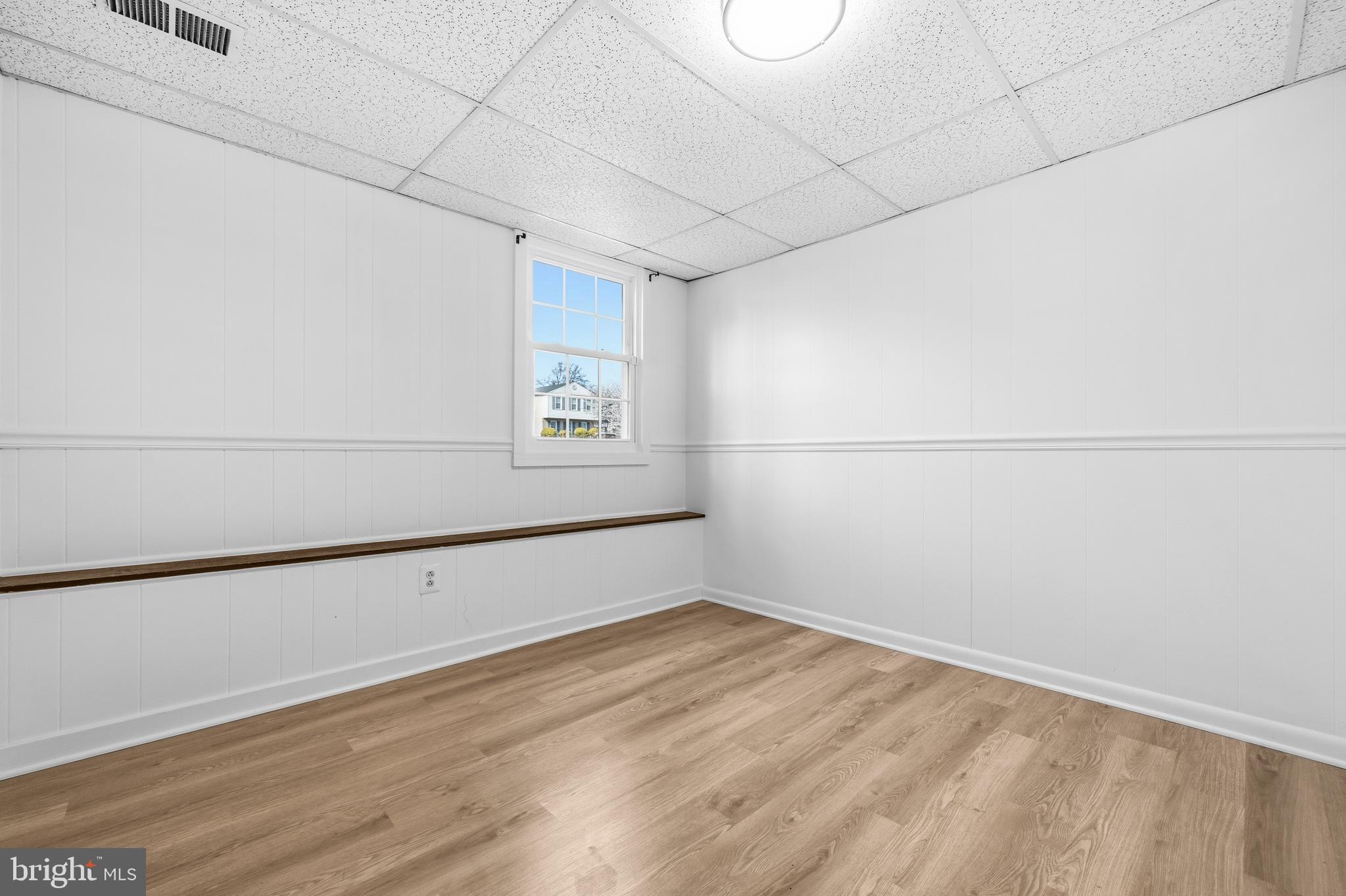 5 Coatbridge Court Olney, MD 20832 - Photo 35 of 49 a view of a room with rack on the wall