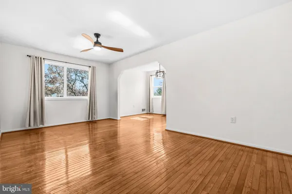 $725,000 | 5 Coatbridge Court, Olney, MD 20832