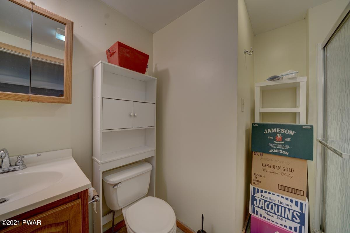 114 Wynooska Road Greentown, PA 18426 - Photo 13 of 29 Master Bath