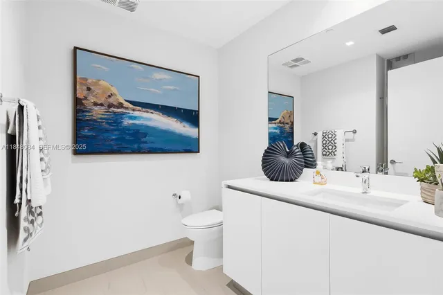 $2,850,000 | 1116 North Ocean Boulevard, Unit 504, Pompano Beach, FL 33062