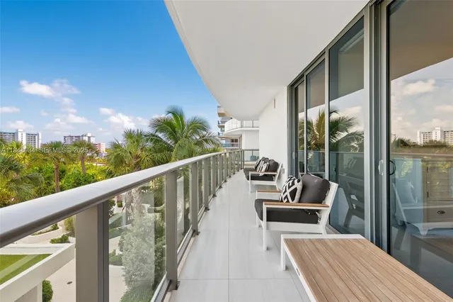 $2,850,000 | 1116 North Ocean Boulevard, Unit 504, Pompano Beach, FL 33062