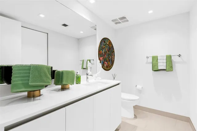 $2,850,000 | 1116 North Ocean Boulevard, Unit 504, Pompano Beach, FL 33062