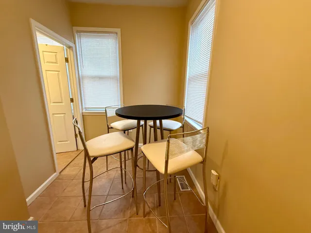 $1,250 | 3330 East Hollywood Circle, Unit A2, Pennsauken, NJ 08109