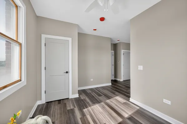 $1,250 | 1430 Dekalb Avenue, Unit C, Sycamore, IL 60178