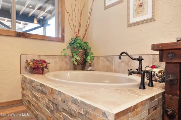 $749,000 | 629 Flat Creek Road, St. Maries, ID 83861