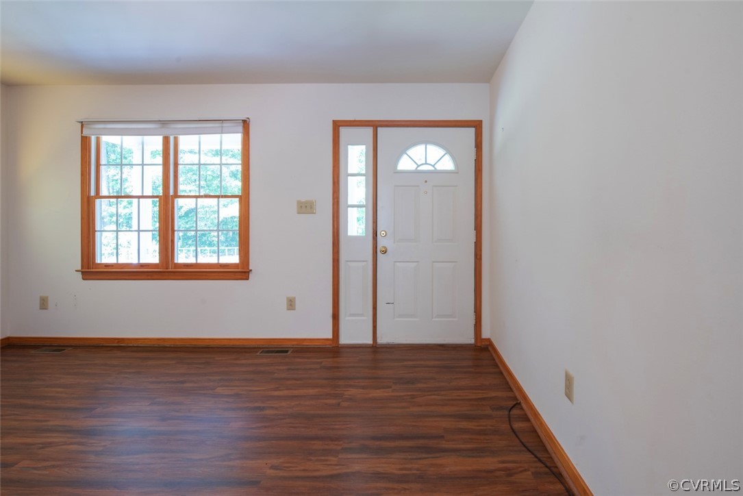 21417 Courthouse Road Dinwiddie, VA 23841 - Photo 10 of 50 wooden floor in an empty room
