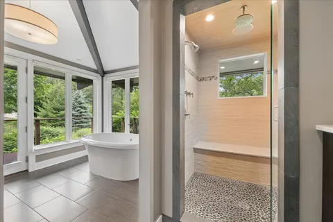 $1,675,000 | 83 Lakeview Parkway, Barrington, IL 60010