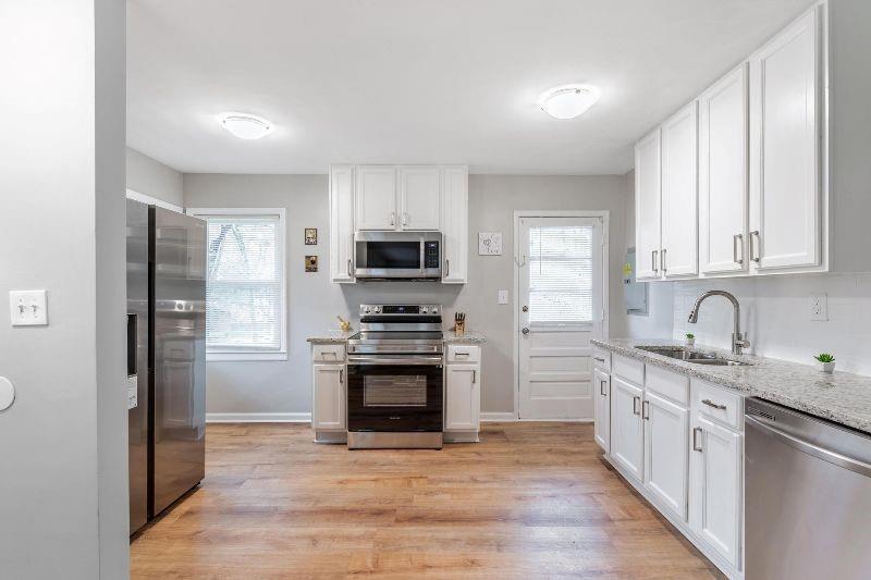 965 Smith Street Clarkston, GA 30021 - Photo 4 of 12