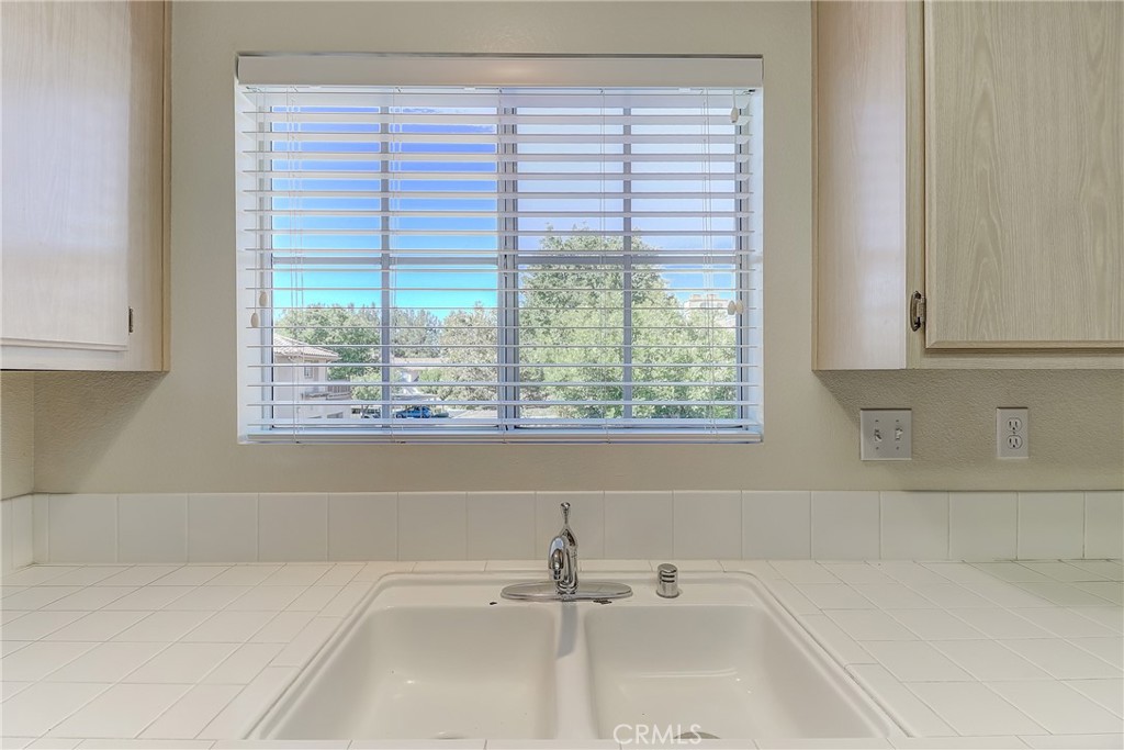 68 Abrigo Rancho Santa Margarita, CA 92688 - Photo 19 of 70 a bathroom with a bathtub and window