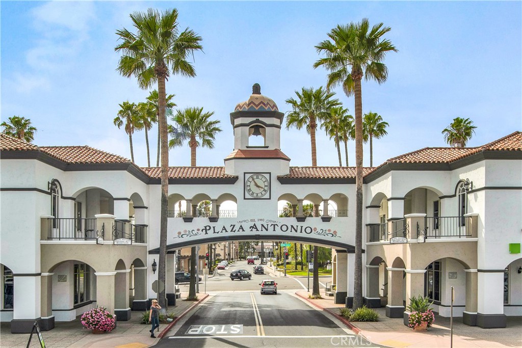 68 Abrigo Rancho Santa Margarita, CA 92688 - Photo 69 of 70 a front view of multi story residential apartment building with a yard and balcony
