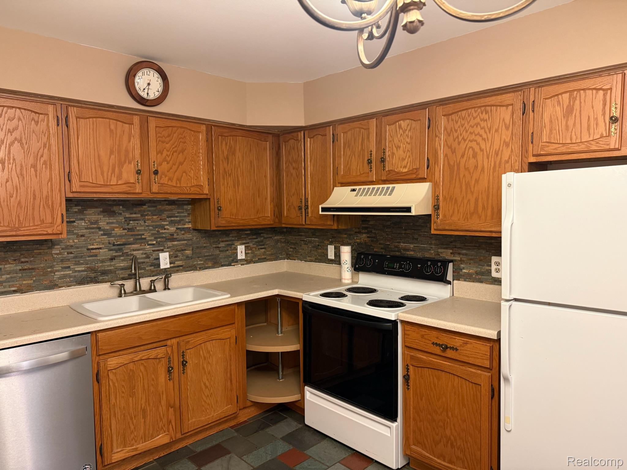 982 North Adams Road, Unit 4 Birmingham, MI 48009 - Photo 10 of 22