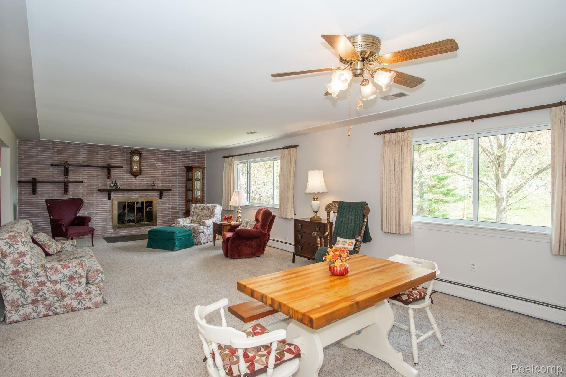 2270 Armond Road Howell, MI 48855 - Photo 8 of 30 Large living room and dining room