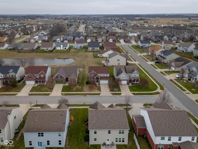 $374,000 | 8707 North Aspen Way, McCordsville, IN 46055