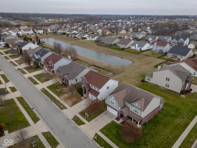 $374,000 | 8707 North Aspen Way, McCordsville, IN 46055