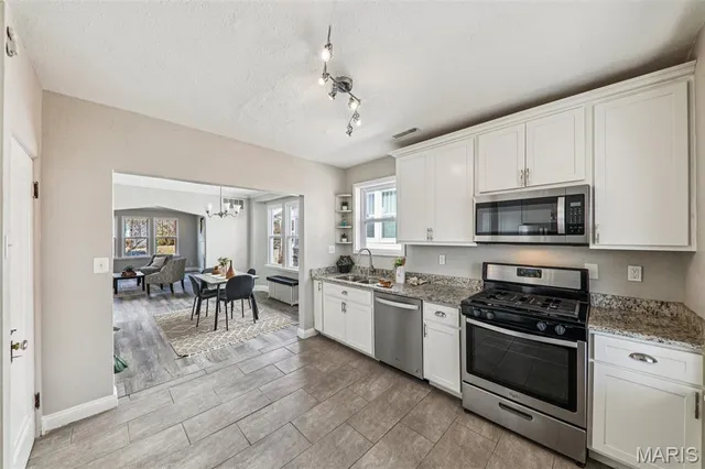 $299,900 | 1502 Bredell Avenue, St. Louis, MO 63117