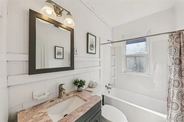 $299,900 | 1502 Bredell Avenue, St. Louis, MO 63117