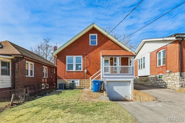 $299,900 | 1502 Bredell Avenue, St. Louis, MO 63117