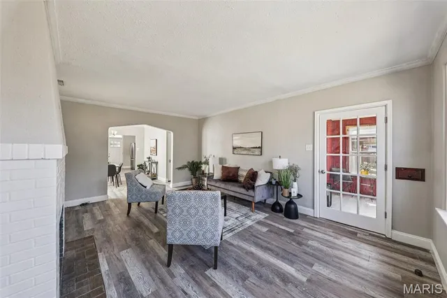 $299,900 | 1502 Bredell Avenue, St. Louis, MO 63117