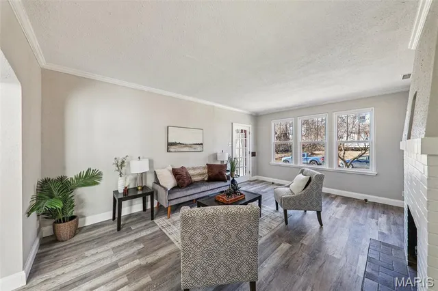 $299,900 | 1502 Bredell Avenue, St. Louis, MO 63117