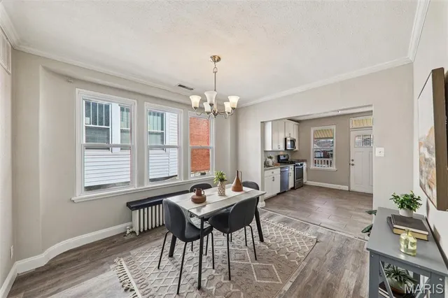 $299,900 | 1502 Bredell Avenue, St. Louis, MO 63117