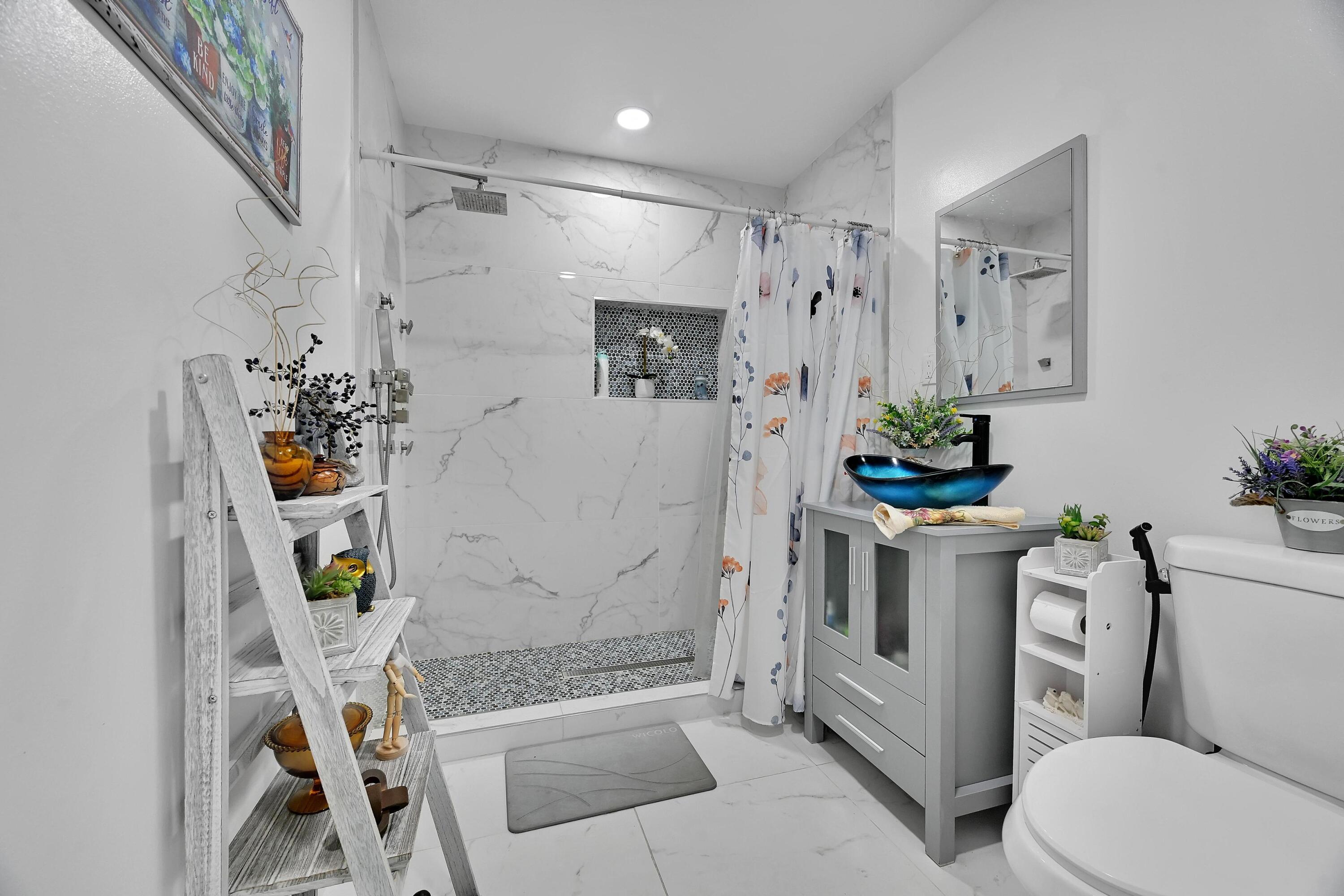 2404 Dade Road Fort Pierce, FL 34982 - Photo 38 of 61 BATHROOM