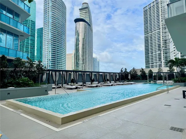 $10,000 | 77 Southeast 5th Street, Unit 4002, Miami, FL 33131