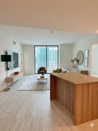 $10,000 | 77 Southeast 5th Street, Unit 4002, Miami, FL 33131