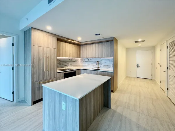 $10,000 | 77 Southeast 5th Street, Unit 4002, Miami, FL 33131