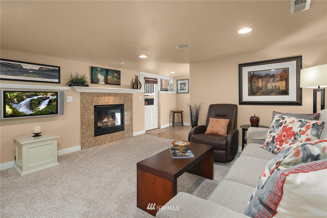 6811 Ripley Ln S East Renton, WA 98056 - Photo 35 of 40 Gallery Image 35