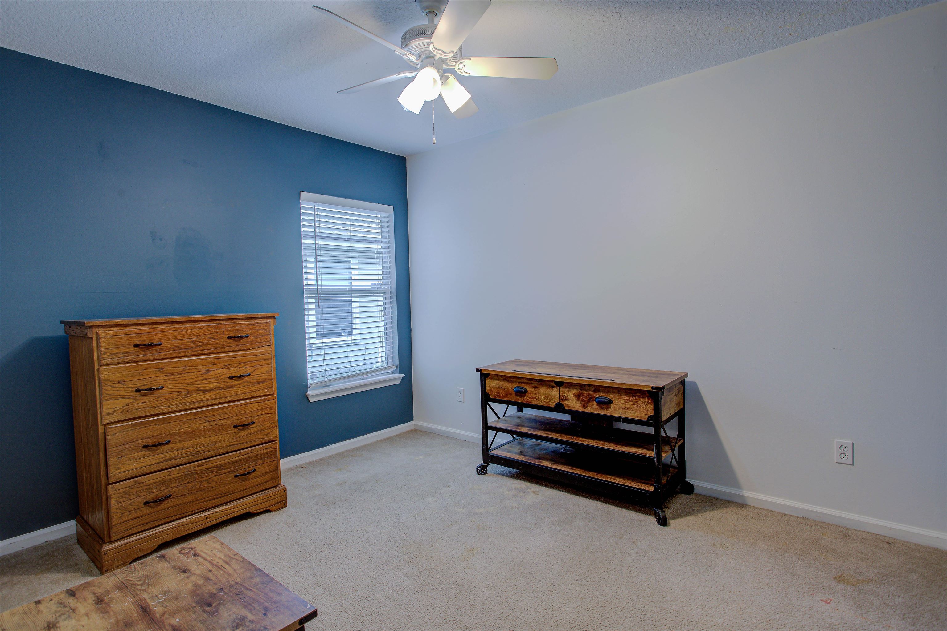 939 Silver Spring Court St. Augustine, FL 32092 - Photo 42 of 79 a room with furniture and a ceiling fan