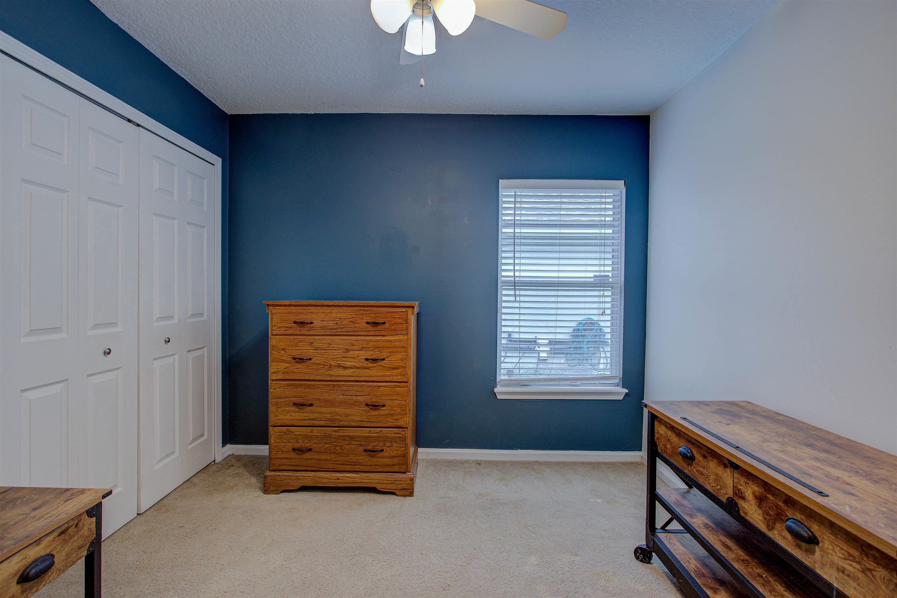 939 Silver Spring Court St. Augustine, FL 32092 - Photo 43 of 79 an empty room with windows and closet