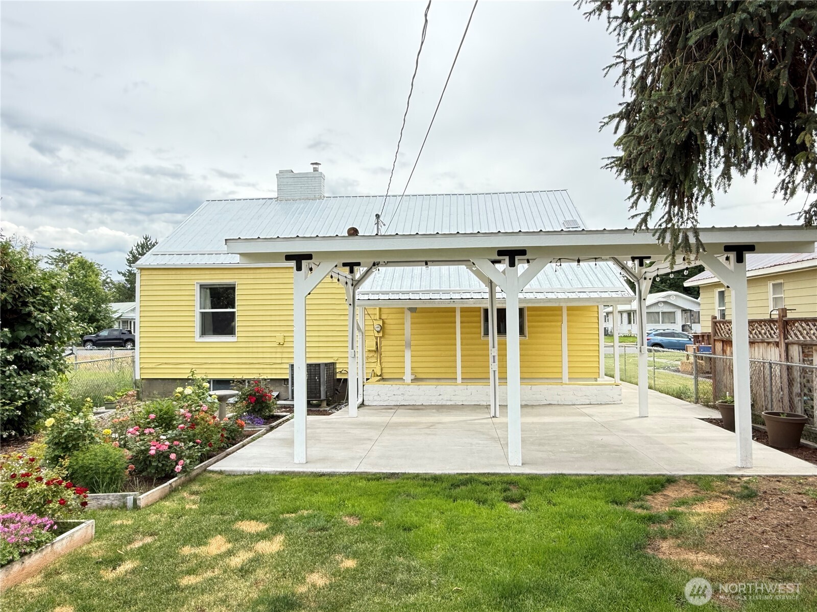 312 Ash Street South Omak, WA 98841 - Photo 4 of 38