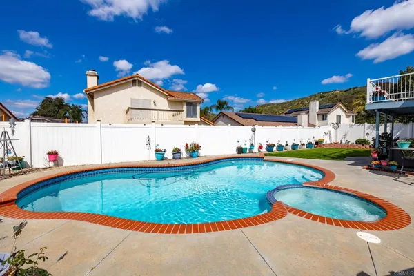 $1,074,000 | 9126 Sinsonte Lane, Lakeside, CA 92040