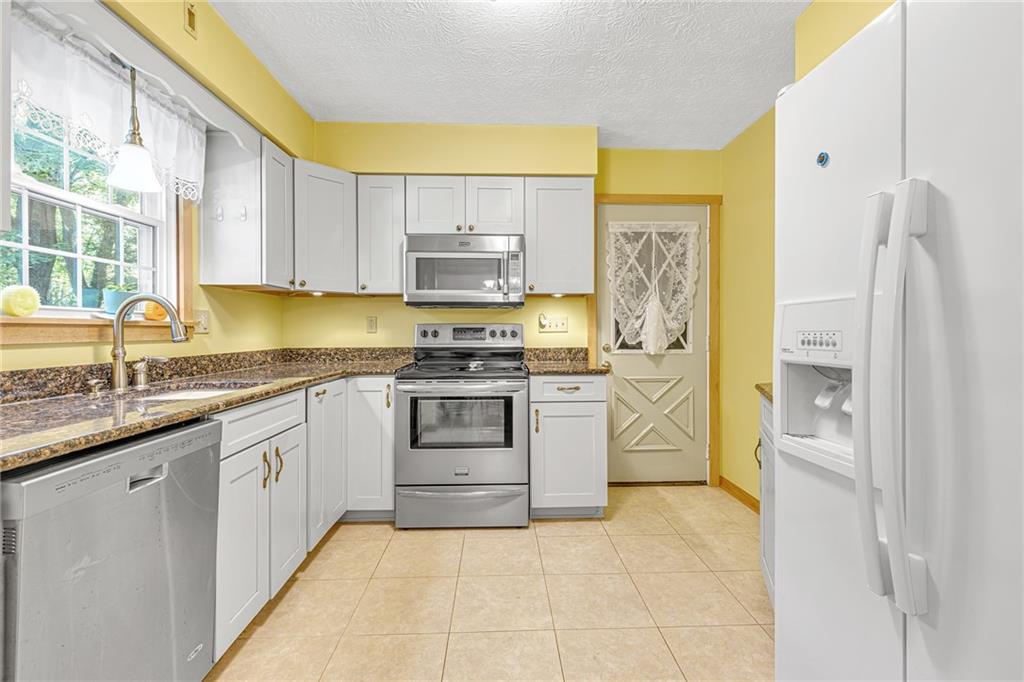 422 Rohrmann Road Darlington, PA 16115 - Photo 8 of 22